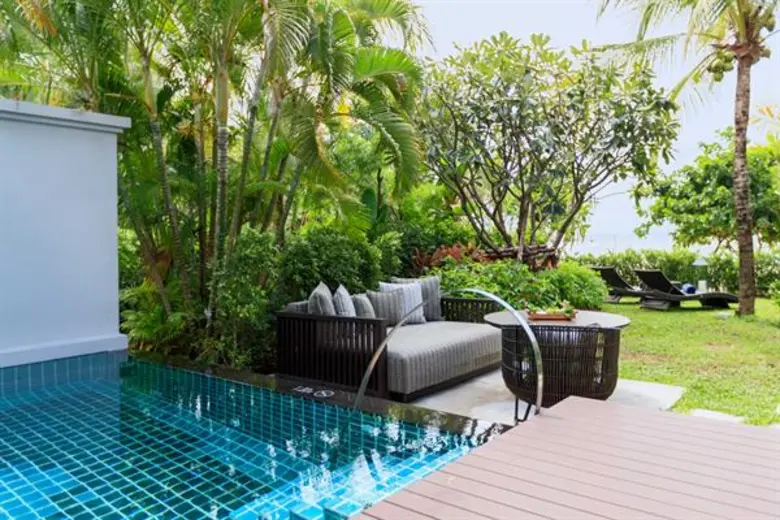 ­ โรงแรม ภูเก็ต แมริออท รีสอร์ท แอนด์ สปา...