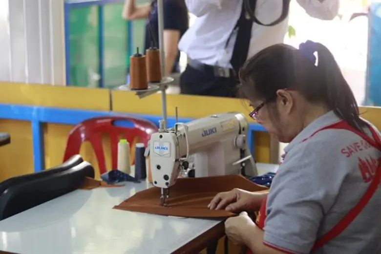 เมเจอร์ ซีนีเพล็กซ์ กรุ้ป เดินหน้าร่วมรักษ์โลกกับ “โครงการ Green Cinema” จากการรณรงค์แยกประเภทขยะ...สู่การเปลี่ยนขยะขวดพลาสติกเป็นจีวรพระ