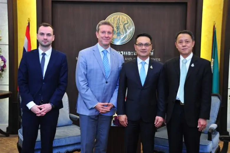 นายเฉลิมชัย ศรีอ่อน รัฐมนตรีว่าการกระทรวง...