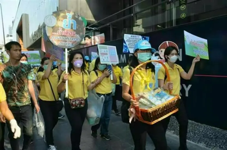 กำจัดหน้ากากอนามัยใช้แล้วอย่างถูกวิธี – จัดหาอุปกรณ์ป้องกันให้เจ้าหน้าที่จัดเก็บมูลฝอย กทม.