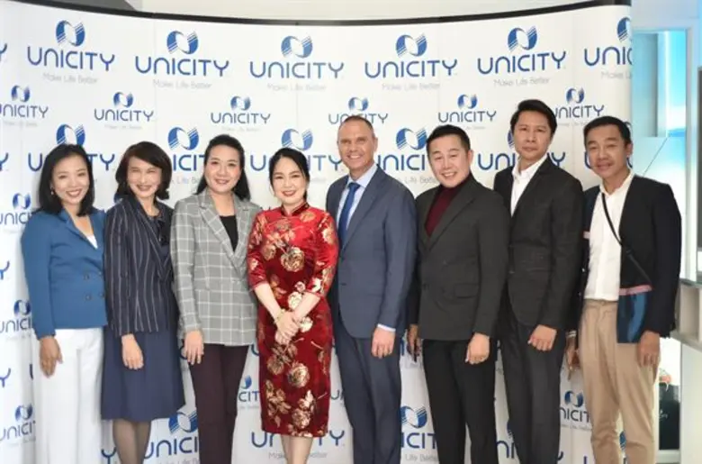 นายโรเบิร์ต คลัฟฟ์ รองประธาน ประจำภูมิภาคเอเชียตะวั...