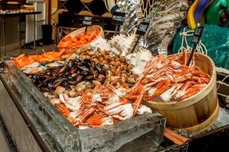 ลิ้มรสความอร่อยพร้อมความหลากหลายของบุฟเฟ่...