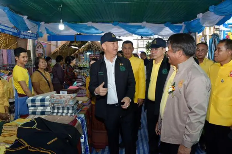 รัฐมนตรีเกษตรฯ เฉลิมชัย เปิดงาน “เกษตรอีสานใต้” ประจำปี 2563 นำเสนอแนวทางในการพัฒนาเทคโนโลยีเพื่อพัฒนาอาชีพการเกษตรของประเทศไทย