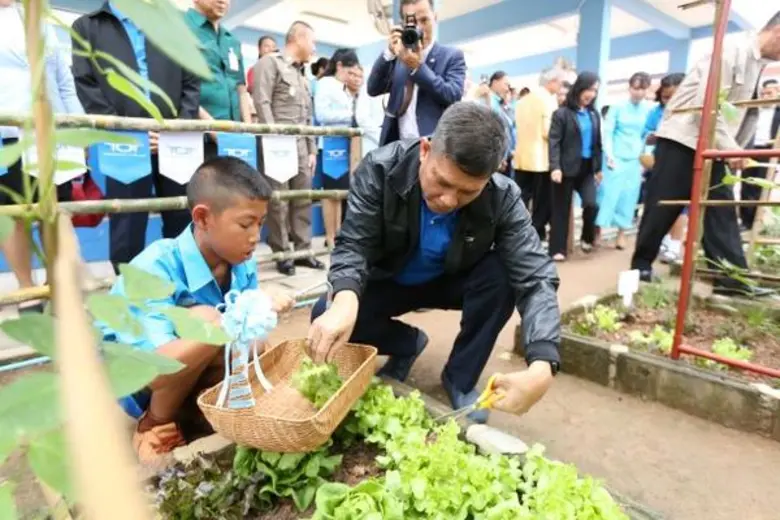 ทีโอที เดินหน้าโครงการ CSR ส่งมอบ “ห้องสมุดมีชีวิต” เสริมสร้างคุณภาพชีวิตของเยาวชน หนุนโอกาสการศึกษาผ่านสื่อดิจิทัล ณ โรงเรียนบ้านทรายมูล