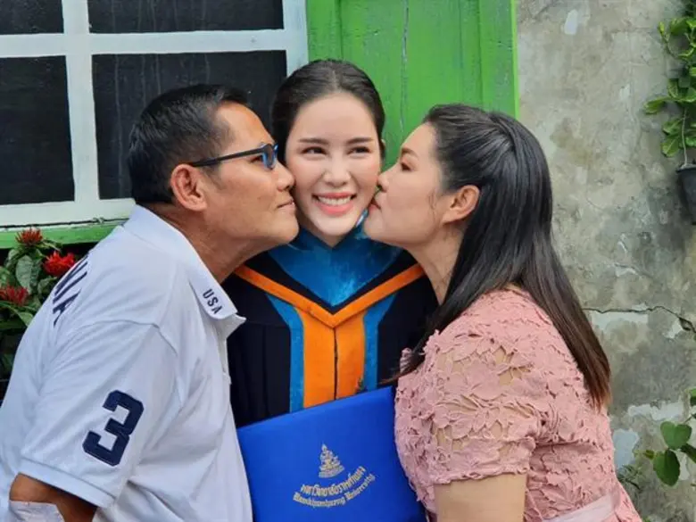 “เบญ-เรวิญานันท์” สุดปลื้ม!! คว้าปริญญาโท จากรั้วรามคำแหง