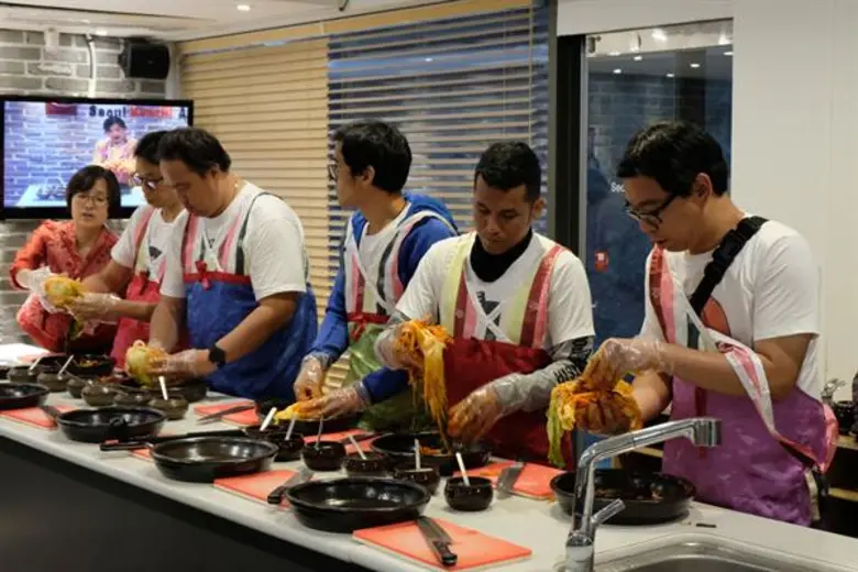 ชิมเองนักเลงพอ “พาราด็อกซ์” เข้าครัวทำ “กิมจิ” เกือบเอาตัวไม่รอด ส่งท้ายรายการ “Padoxtour Season2” อาทิตย์ 16 ก.พ. นี้