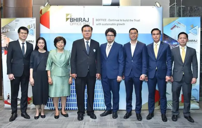 ดร.ประสาน บุรี (ที่ 4 จากซ้าย) ประธานเจ้า...