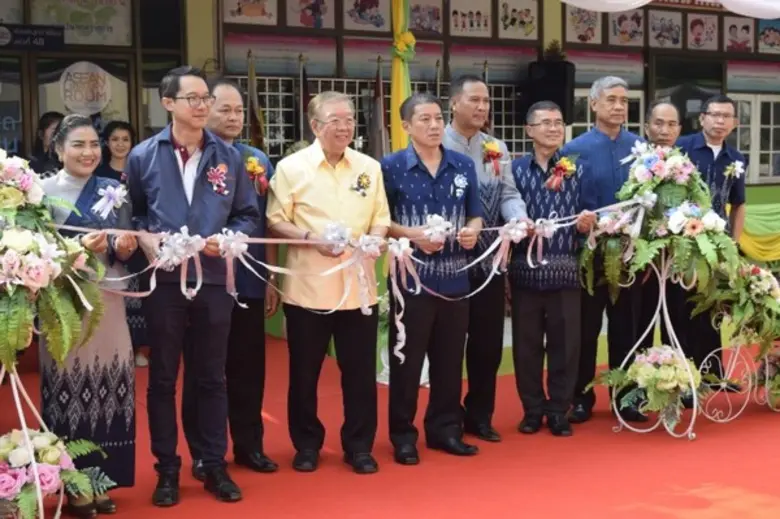 นายชัยสิริ อนะมาน ที่ปรึกษารัฐมนตรีว่าการ...