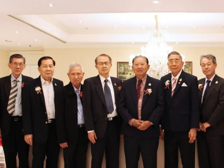 นายโยชิฮิโระ ทามูระ (ที่ 1 จากขวา) ประธาน...