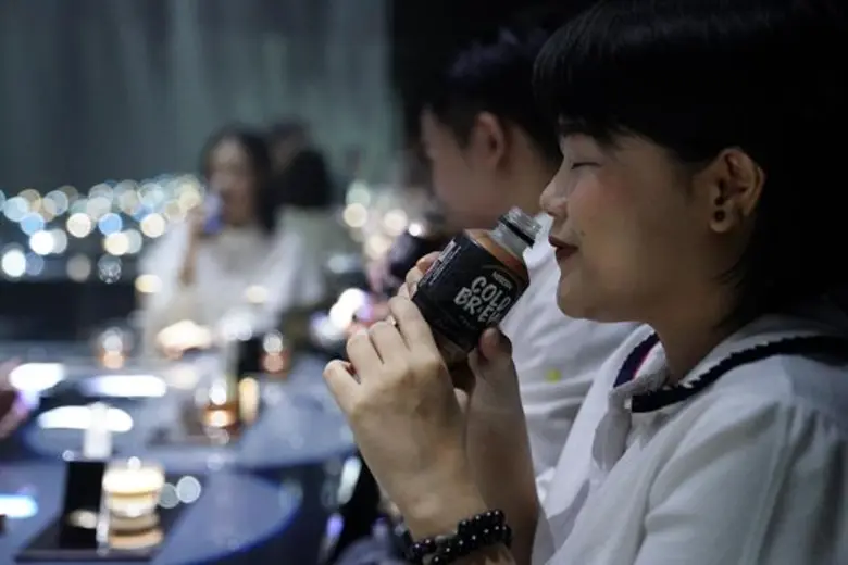 สุดจัดสกัดเย็น! สุดจัดในสามย่าน! ชวนคอกาแฟเช็คอินที่ “โคลด์ บริว คาเฟ่ บาย เนสกาแฟ” ครั้งแรกกับประสบการณ์ดื่มด่ำกาแฟสกัดเย็นพร้อมดื่ม “เนสกาแฟ โคลด์ บริว”