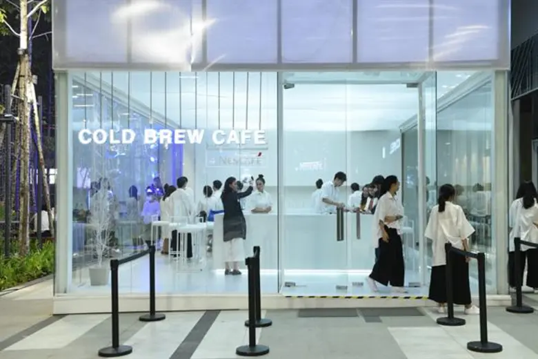 สุดจัดสกัดเย็น! สุดจัดในสามย่าน! ชวนคอกาแฟเช็คอินที่ “โคลด์ บริว คาเฟ่ บาย เนสกาแฟ” ครั้งแรกกับประสบการณ์ดื่มด่ำกาแฟสกัดเย็นพร้อมดื่ม “เนสกาแฟ โคลด์ บริว”