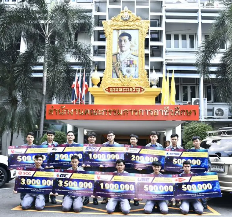 บ.เอกชนหนุนทุน ว.เทคนิคมาบตาพุด ต่อเนื่อง ย้ำความสำเร็จ12 ปี โครงการพัฒนาช่างเทคนิควิศวกรรมเคมีตอบโจทย์ความต้องการกำลังคน