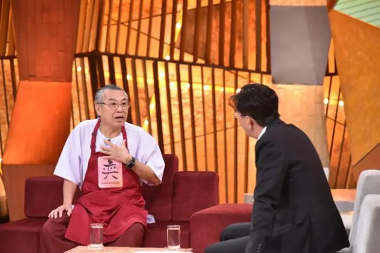 รายการ "เจาะใจ" โดยพิธีกร "ดู๋-สัญญา คุณา...