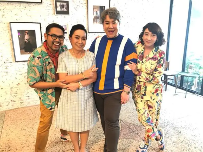 “บุ๊คโกะ” ควง “แม่แมว” คุยเฮฮาใน “สด ๆ บทไม่มี ตีสนิท” ประเดิมใกล้ชิด 12 หนุ่ม “สมาร์ทบอย 2020”