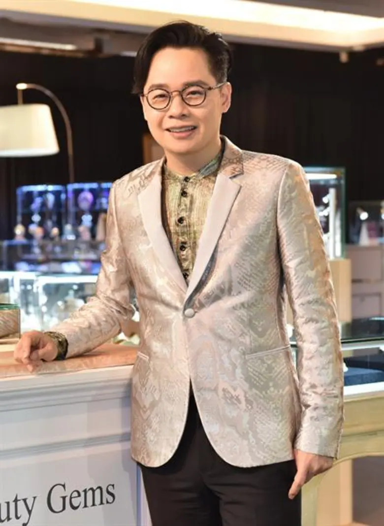 หนึ่ง สุริยน ศรีอรทัยกุล แห่ง บิวตี้ เจมส...