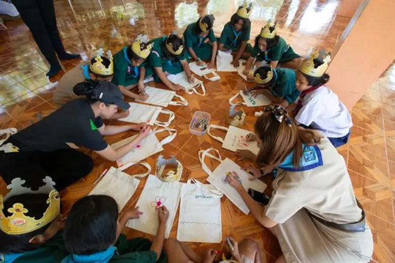 เที่ยวให้โลกสวย! ไปชิมเบอร์เกอร์คิง เกาะพีพี ที่ขึ้นชื่อ กรีนทั้งร้าน ในวิวที่สวยที่สุดของประเทศไทย