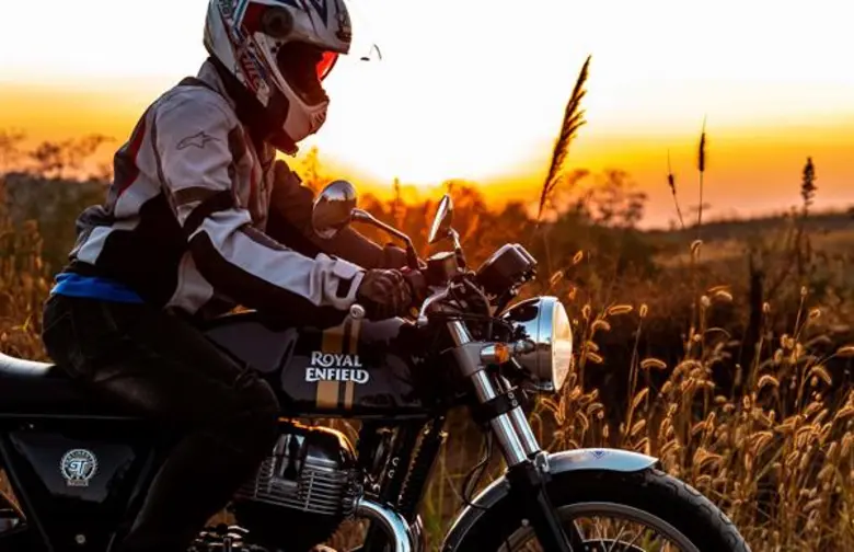 รอยัล เอนฟิลด์ พานักขี่มอเตอร์ไซค์สัมผัสการขับขี่ที่แท้จริง บนเส้นทางสู่จังหวัดเหนือสุดแดนไทย ในทริป “Tour of Thailand 2020”