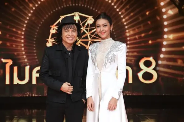 เสียงห้าวทรงพลัง "เนย จิตรเลขา" เจ้าของรอ...