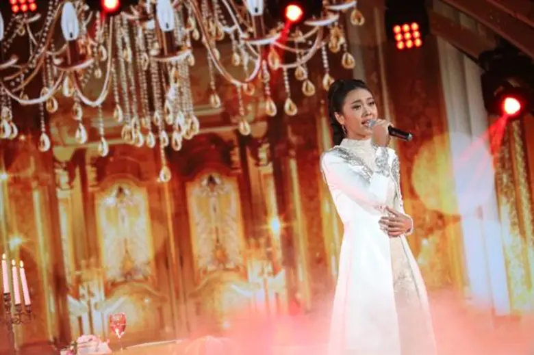 “ครูสลา-อาโน้ต-พี่สุนารี” ฟัน!!! “เนย จิตรเลขา” อนาคตนางพญาเพลงลูกทุ่ง กับซิงเกิ้ลใหม่ “เจ็บแทบตายอภัยงายจัง”