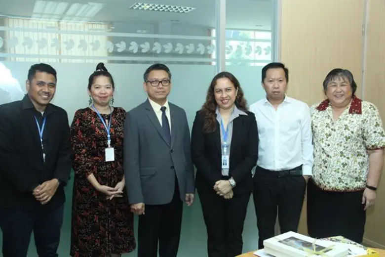 Mrs.Flora Susan ผู้ช่วยทูตฝ่ายพาณิชย์ สถา...