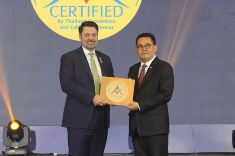 นภินทร ศรีสรรพางค์ ผู้ช่วยรัฐมนตรีประจำกร...