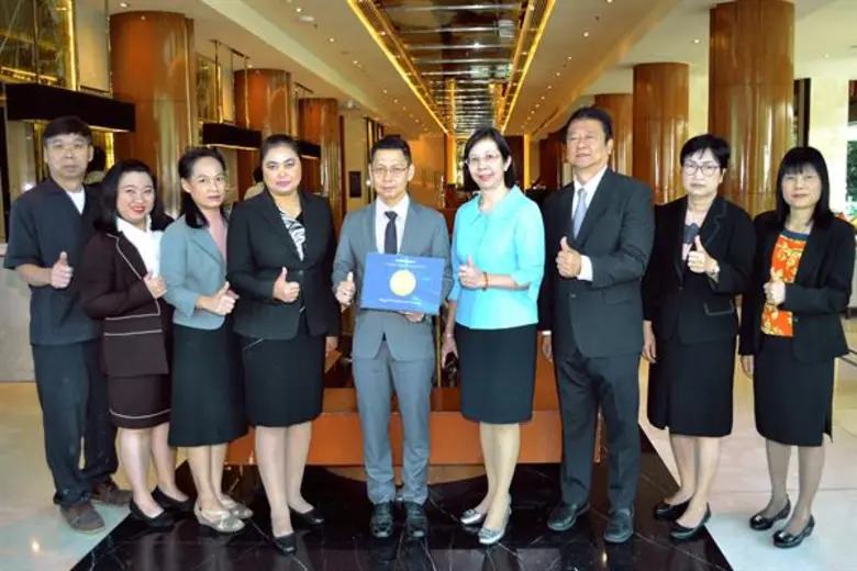 ดิเรก อัคนิโรจน์ ผู้จัดการทั่วไป โรงแรมรอ...