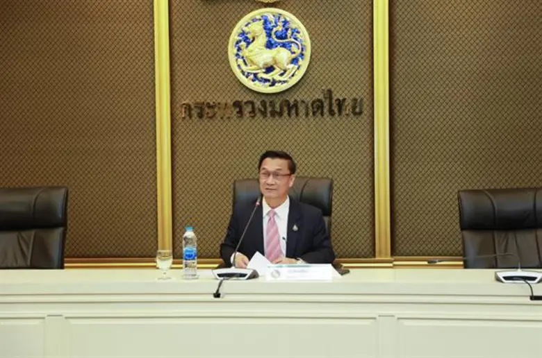 ดร.ทรงศักดิ์ ทองศรี รัฐมนตรีช่วยว่าการกระ...