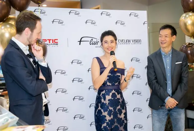 ไม่พลาดการอัพเดทเทรนด์แฟชั่นใหม่ๆอยู่เสมอ...