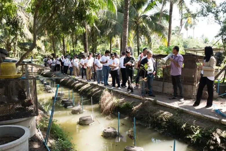 กกพ. จัดกิจกรรม SOLAR EDUCATE TRIP ดึงผู้นำชุมชนเรียนรู้พลังงานสะอาดกับเจ้าของรางวัลระดับโลก ณ. หนองตาแต้ม หมู่บ้านบันดาลไฟ