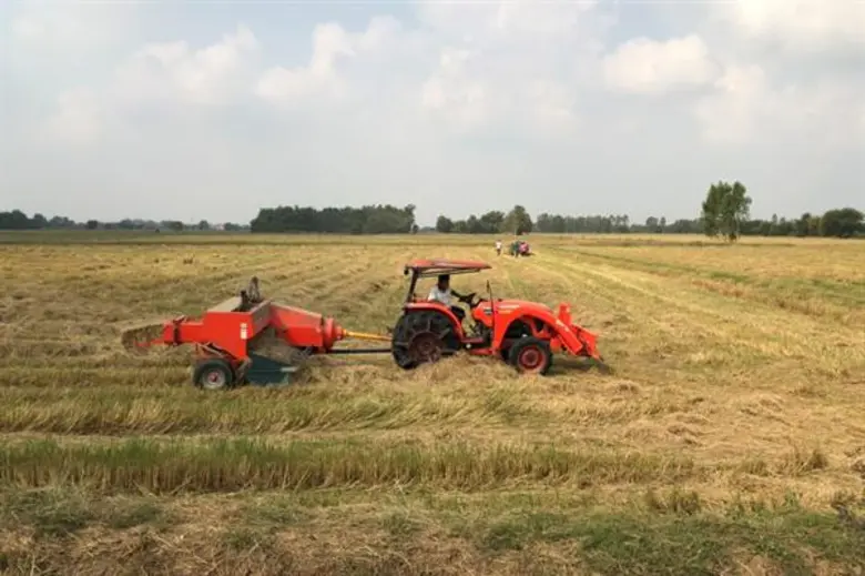 เอสซีจี ร่วมกับ สยามคูโบต้า หอการค้าไทยและสภาหอการค้าแห่งประเทศไทย รับซื้อฟางข้าว ใบอ้อย และซังข้าวโพด เพื่ออากาศสะอาดและแก้ปัญหา PM 2.5 จากการเผาไร่ พร้อมเสริมรายได้ให้เกษตรกร