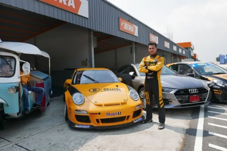 แซนดี้ จัดกิจกรรมการกุศลเปิดประสบการณ์ทดลองนั่งในรถแข่งแก่เด็กผู้พิการ