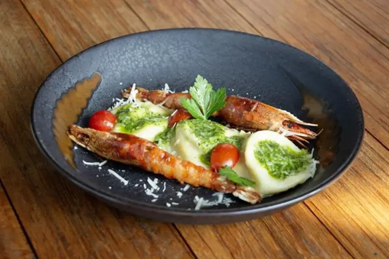 โรงแรมเรดิสัน บลู พลาซ่า กรุงเทพ เชิญชวนค...