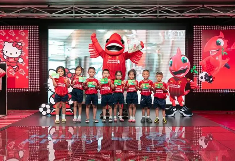 “นิหน่า”-“แบงค์”ร่วมงาน“ซูเปอร์สปอร์ต” เปิดตัวคอลเลคชั่นพิเศษ “Hello Kitty x LFC”