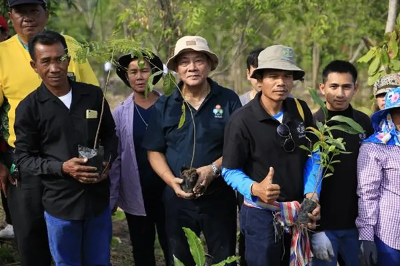 พื้นที่ป่าเขาพระยาเดินธง ตำบลพัฒนานิคม อำ...
