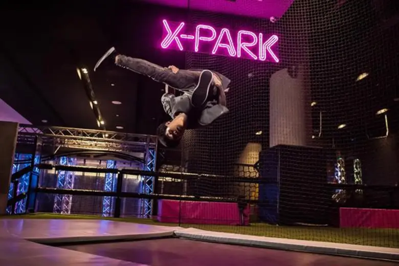 แบงค์ ธิติ แชร์เคล็ดลับออกกำลังกาย เอาใจสายเอ็กซ์ตรีมที่ Bounce Trampoline Park