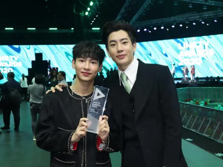 “จีเอ็มเอ็มทีวี” กวาด 4 รางวัล “LINE TV AWARDS 2020” “สิงโต-โอม-กอล์ฟ-ก๊อตจิ-เจนนี่-ออฟ-กัน” สุดปลื้ม!!! คว้า “ฉากดราม่ายอดนิยม, ฉากตลกยอดนิยม, คู่จิ้นขวัญใจมหาชน 2 ปีซ้อน” และ “คอนเทนต์ที่มีการกดหัวใจสูงสุดในปี 2019”