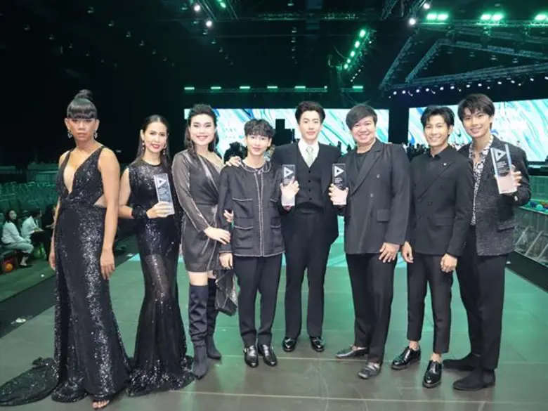 “จีเอ็มเอ็มทีวี” กวาด 4 รางวัล “LINE TV AWARDS 2020” “สิงโต-โอม-กอล์ฟ-ก๊อตจิ-เจนนี่-ออฟ-กัน” สุดปลื้ม!!! คว้า “ฉากดราม่ายอดนิยม, ฉากตลกยอดนิยม, คู่จิ้นขวัญใจมหาชน 2 ปีซ้อน” และ “คอนเทนต์ที่มีการกดหัวใจสูงสุดในปี 2019”