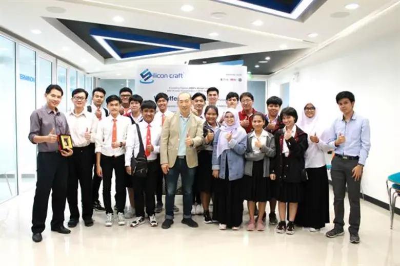 นายมานพ ธรรมสิริอนันต์ ประธานเจ้าหน้าที่บ...