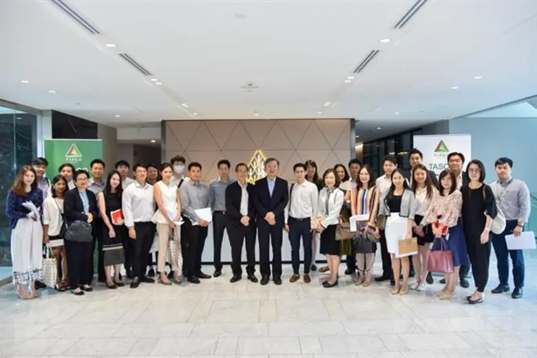 นายชัยวัฒน์ ศรีวรรณวัฒน์ (ที่ 8 แถวแรกจาก...