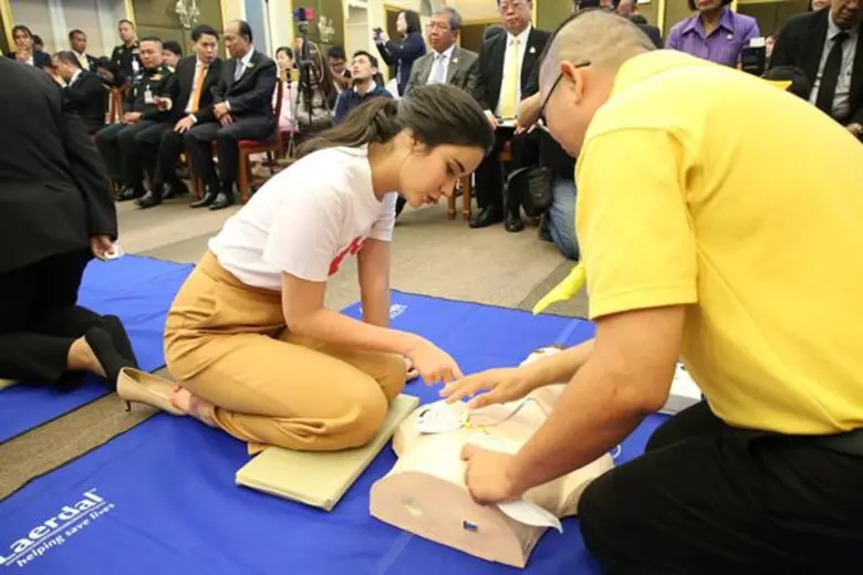 กระทรวงมหาดไทย จับมือ มูลนิธิรามาธิบดีฯ เปิด “โครงการฝึกอบรมการช่วยชีวิตขั้นพื้นฐานจิตอาสา CPR เฉลิมพระเกียรติ เนื่องในโอกาสมหามงคลพระราชพิธีบรมราชาภิเษก” ผลักดันหลักสูตรสอนทำ CPR ในทุกจังหวัดทั่วไทย