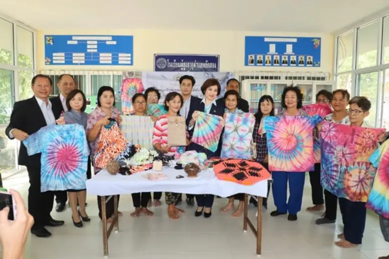 นางสาวอนุสรี ทับสุวรรณ สมาชิกสภาผู้แทนราษ...