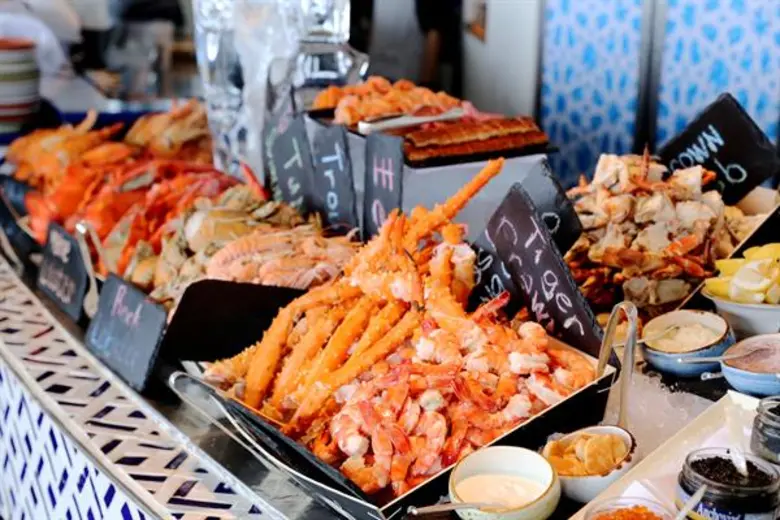 ฟินไปกับบุฟเฟ่ต์แชมเปญบรั้นช์แบบพรีเมียม ณ ห้องอาหารอูโนมาส