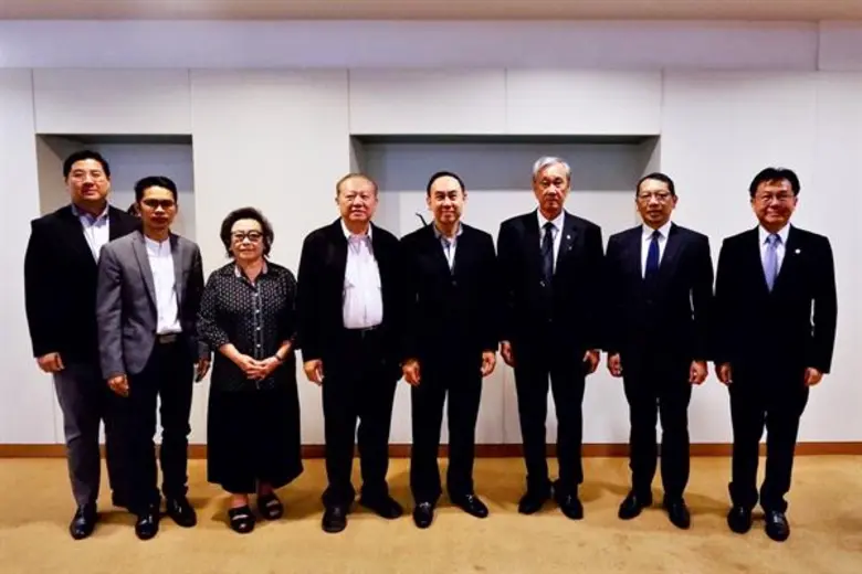 นายพิริยะ เข็มพล (ที่ 2 จากขวา) กรรมการ ธ...