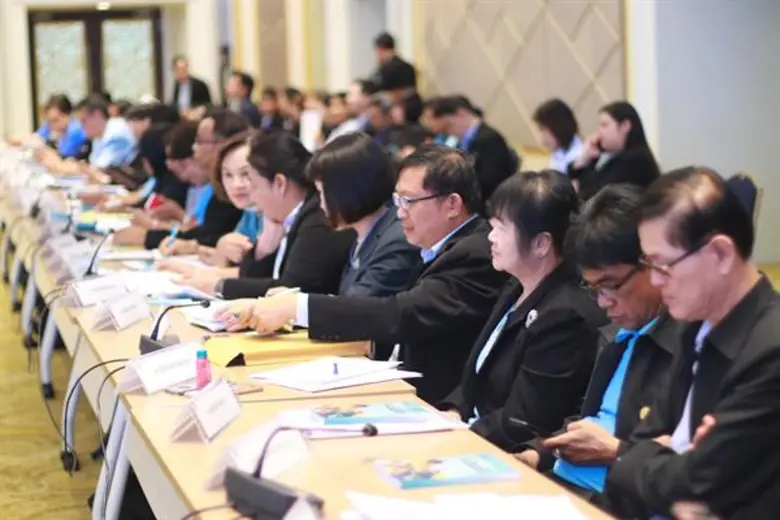 จุรินทร์ จับมือ วีรศักดิ์ ติดตามนโยบายรอบ 6 เดือน รุกแผนรองรับปัญหาราคาสินค้าเกษตร วางแนวรองรับผลผลิต พาณิชย์จังหวัดเฮ! มีโอกาสโต