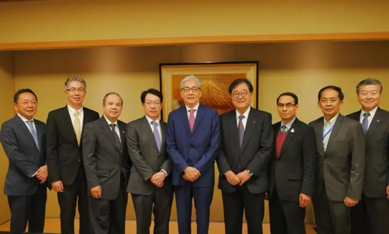 มิตซูบิชิ มอเตอร์ส คอร์ปอเรชั่น นำโดย มร....