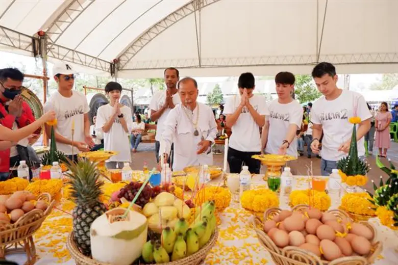 พี่นาค2 เดินทางไปขอพรที่คำชะโนดวันหนังเข้า