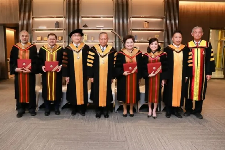 พล.อ.อ.ชลิต พุกผาสุข องคมนตรี องคมนตรี แล...