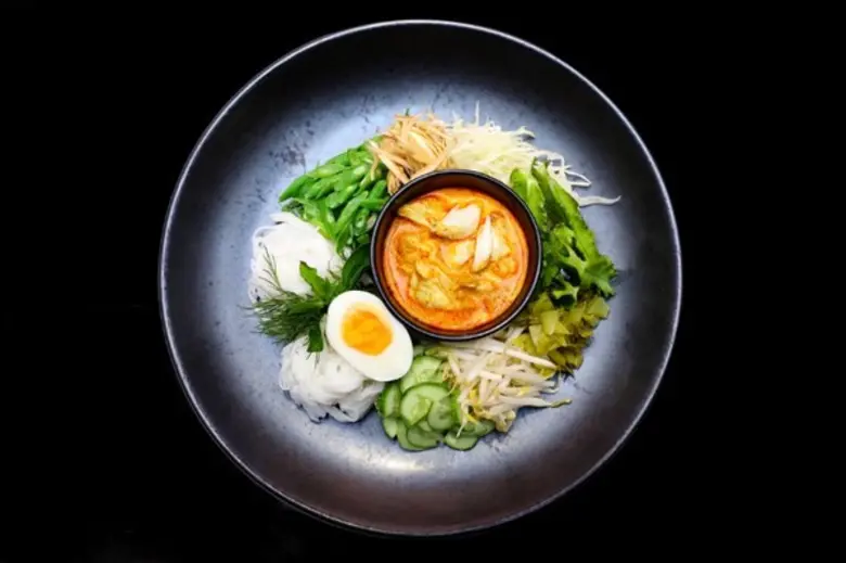 ห้องอาหารจินเจอร์ โรงแรมฮอลิเดย์ อินน์ กร...