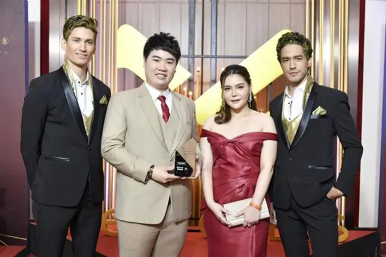 ก้าวสู่ความนิยมและได้รับความไว้วางใจอย่าง...