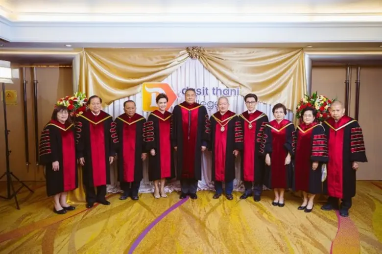 วิทยาลัยดุสิตธานี จัดพิธีประสาทปริญญาบัตร...